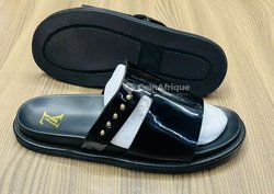 Pied nus homme vip et babouche